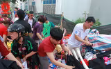 Tiểu thương đập tường giải cứu hàng hóa ở vụ cháy chợ Quang